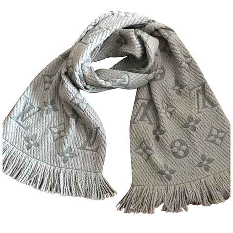 louis vuitton grey wool scarf|Louis Vuitton wool cashmere scarf.